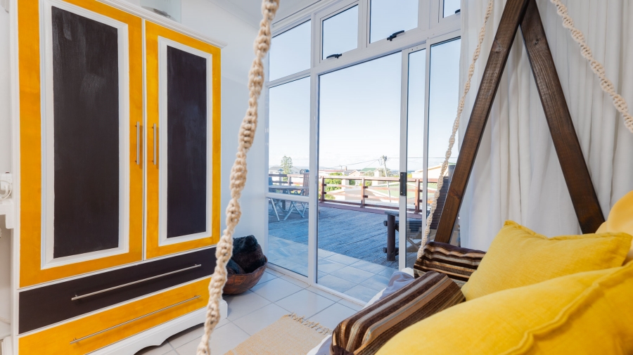 6 Bedroom Property for Sale in Struisbaai Western Cape